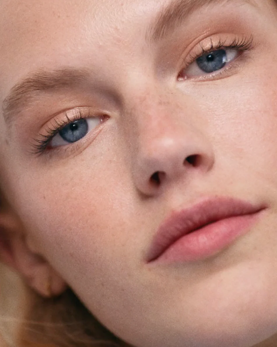 In Frame Brow Gel Transparent Eyebrow Mascara - Image 7