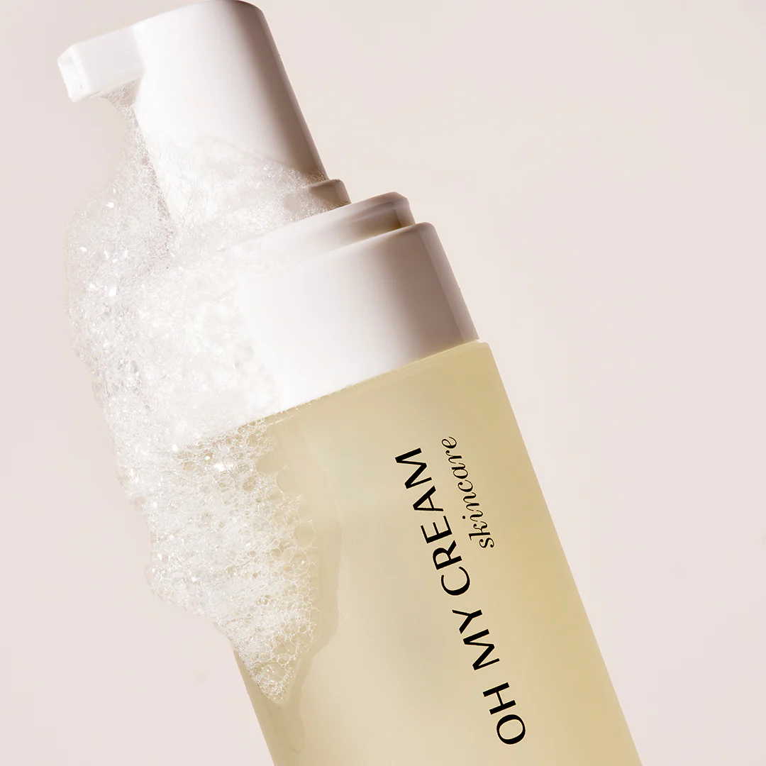 Double cleansing with oil and foam - Image 3